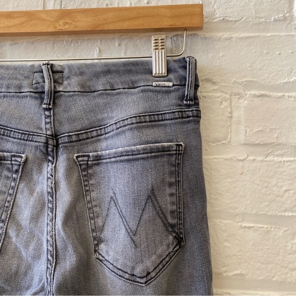MOTHER || High Waisted Looker Jeans Gray Wash 26 - Picture 5 of 12